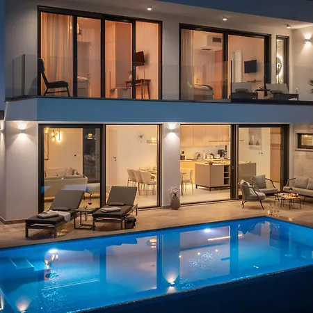 Maxime With Heated Pool *