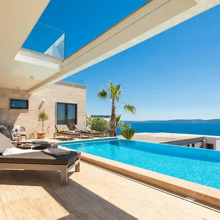 Maxime With Heated Pool