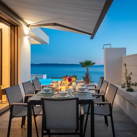 Maxime With Heated Pool Willa