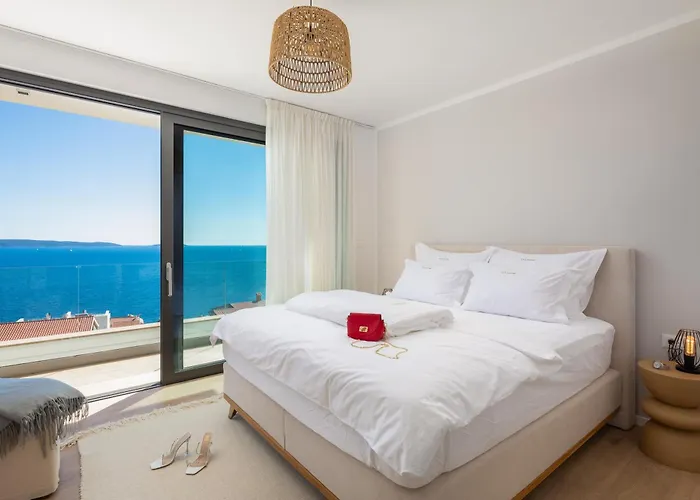 Maxime With Heated Pool Трогір