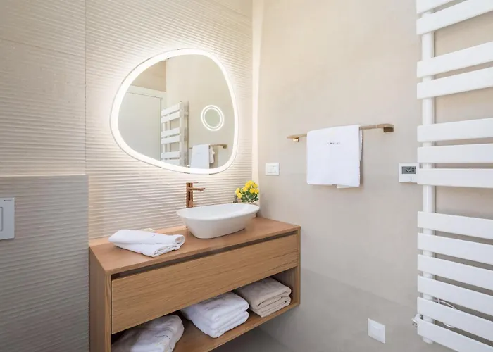 Maxime With Heated Pool Трогір