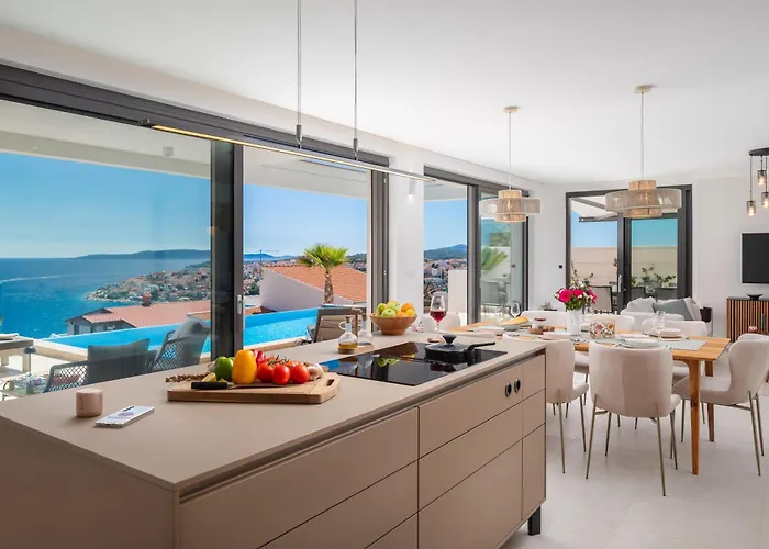 Maxime With Heated Pool * Трогір