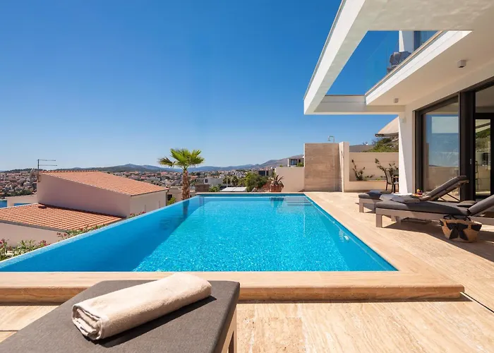 Maxime With Heated Pool *