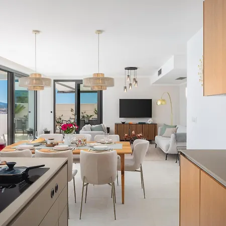 Maxime With Heated Pool Βίλα Τρογκίρ