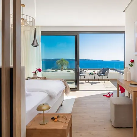 Maxime With Heated Pool