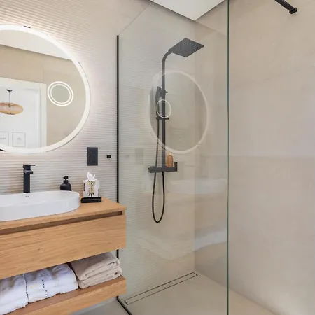 Βίλα Maxime With Heated Pool