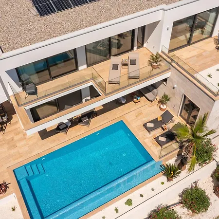 Maxime With Heated Pool Βίλα *