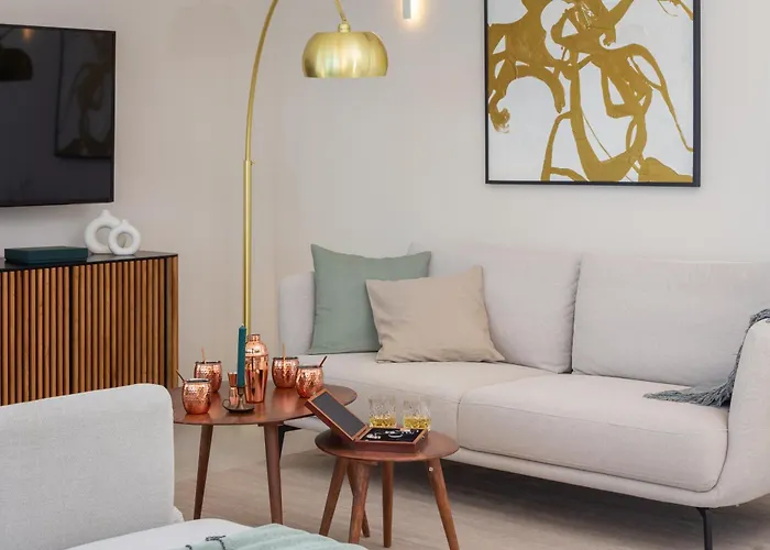 Maxime With Heated Pool Vila *