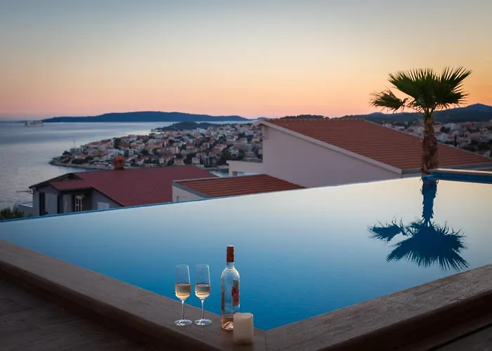 Vila Maxime With Heated Pool