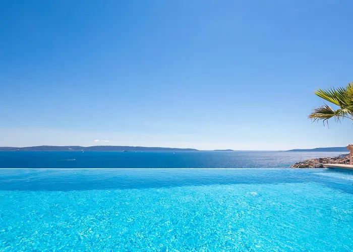 Maxime With Heated Pool Vila Trogir