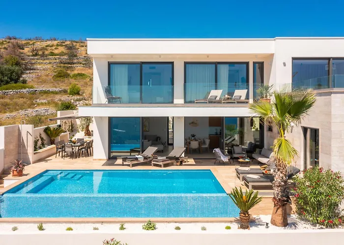 Vila Maxime With Heated Pool Trogir