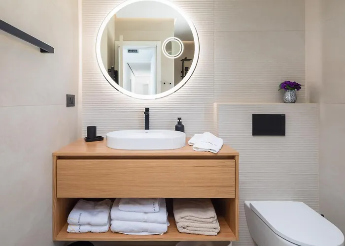 Maxime With Heated Pool Villa *