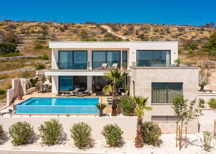 Maxime With Heated Pool *