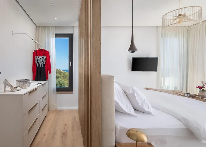 Maxime With Heated Pool Villa