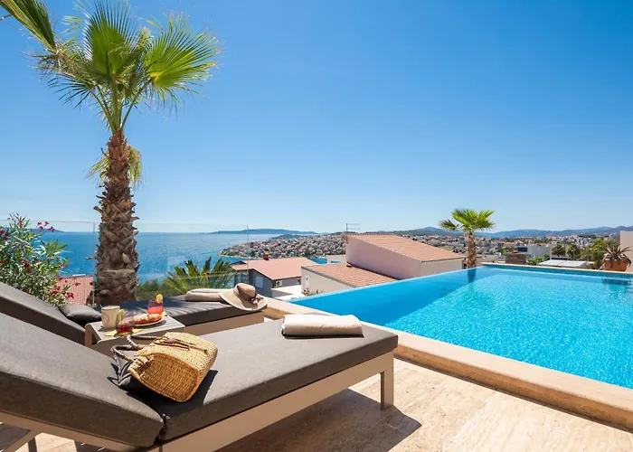 Maxime With Heated Pool