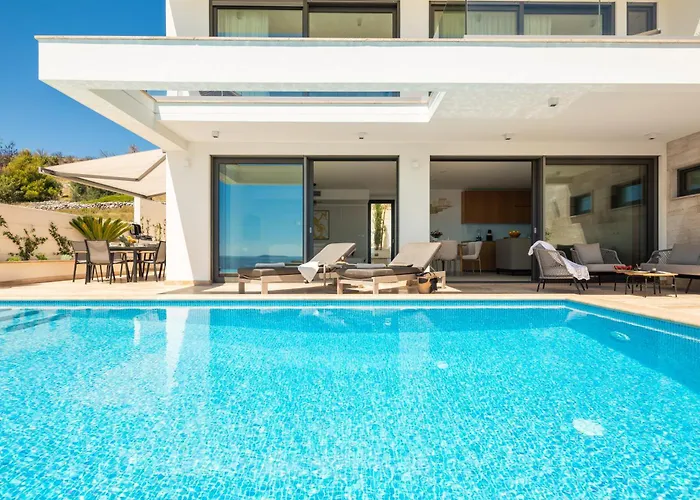 Villa Maxime With Heated Pool *