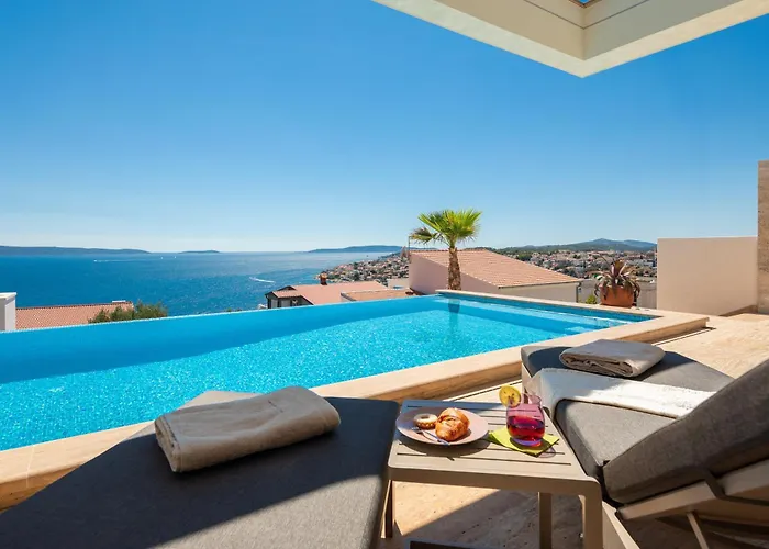 Maxime With Heated Pool Villa Trogir