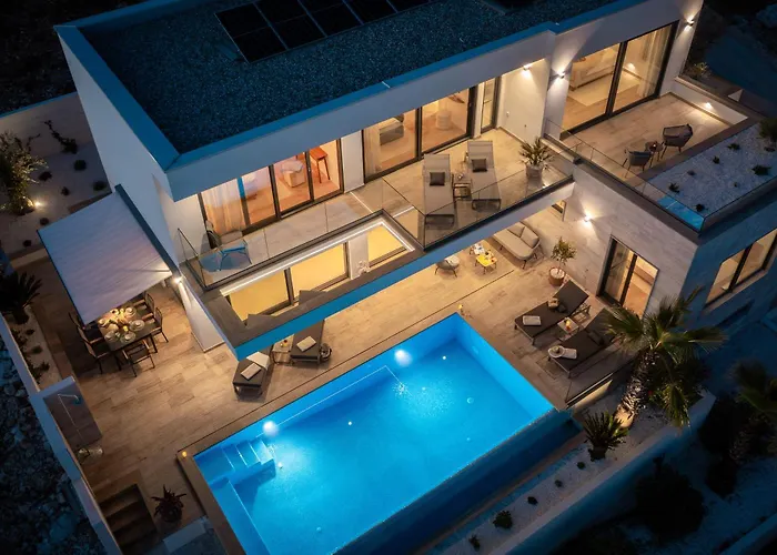 Maxime With Heated Pool Villa