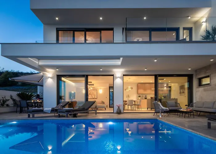 Maxime With Heated Pool * Trogir