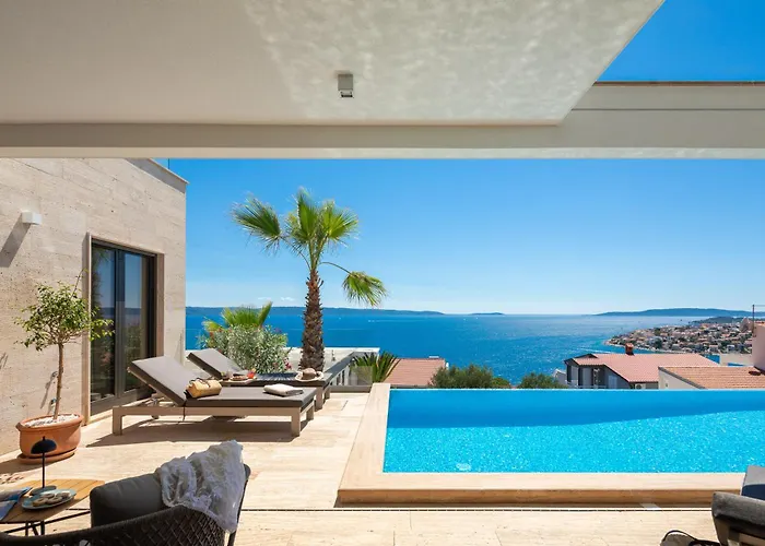 Villa Maxime With Heated Pool